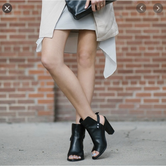 Rag & Bone Wyatt Leather Slingback Pumps Size 35 Block Heels Buckles Peep Toe - Picture 1 of 11